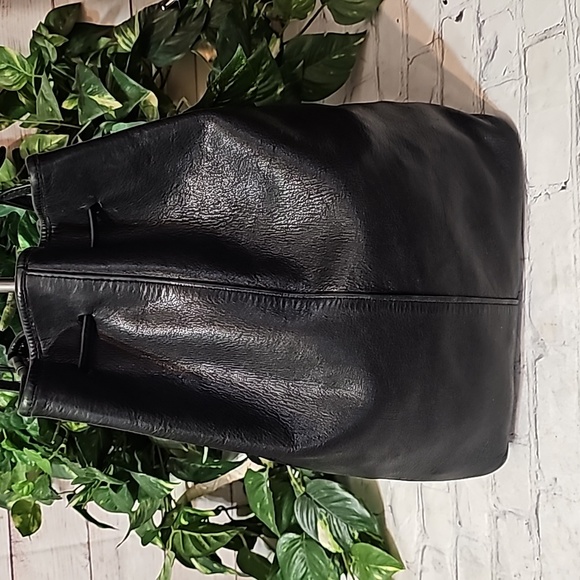 Vintage Black Drawstring Shoulder Bag 9166 No Hangtag - Picture 1 of 11